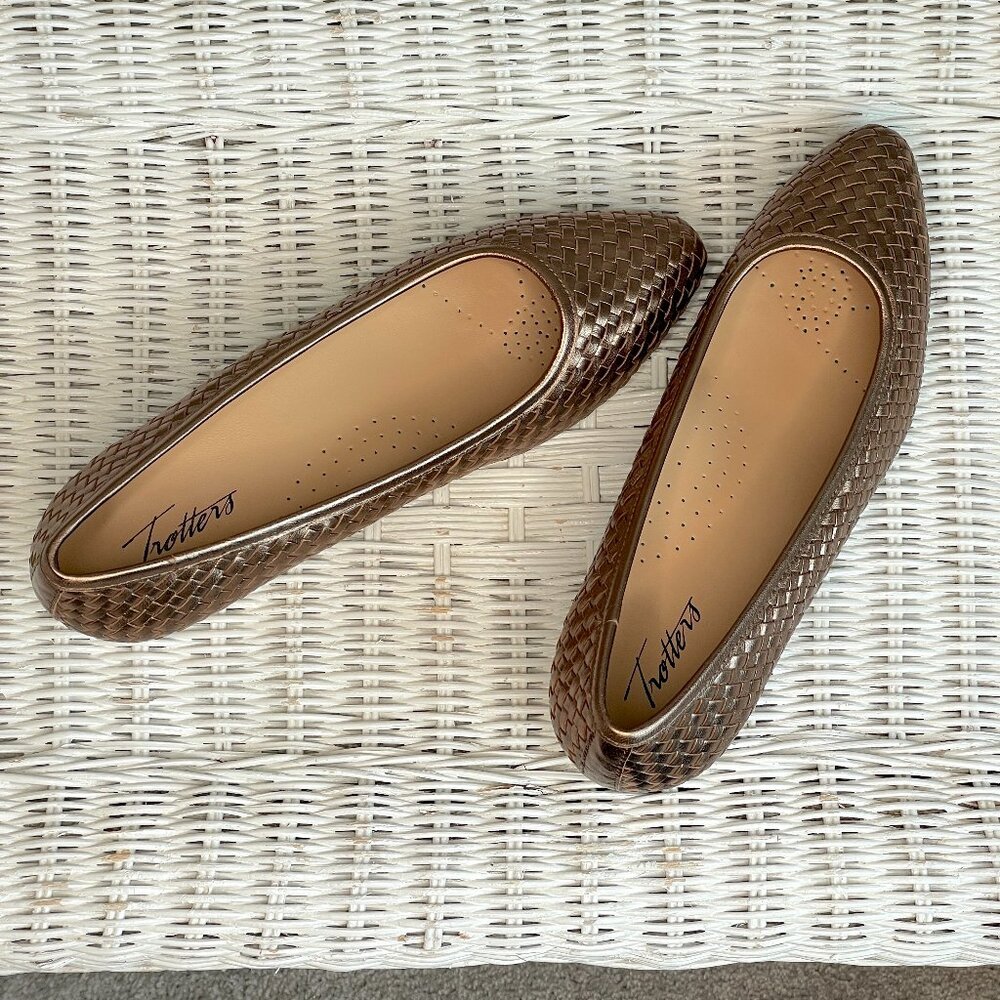 Trotters Jade Bronze Woven Pump Cushioned Leather 8.5W NWT